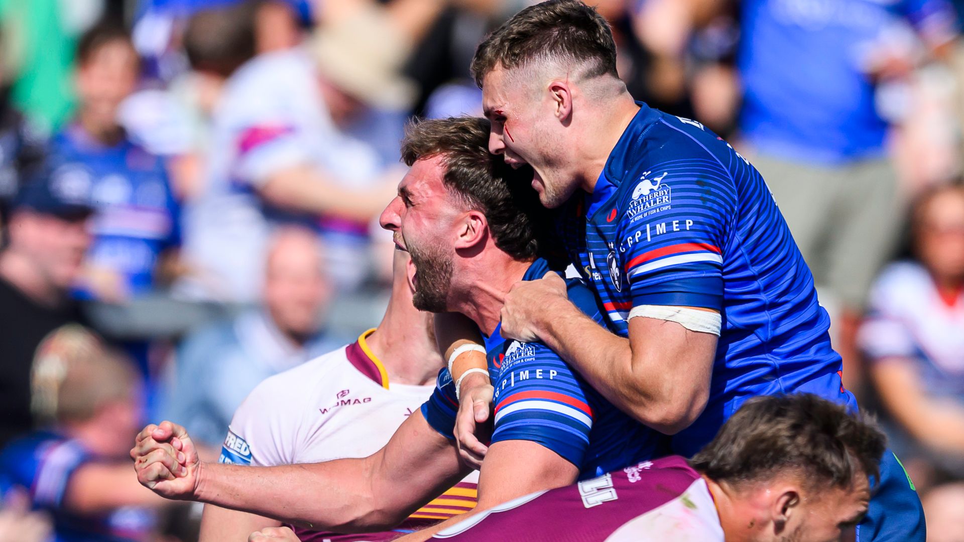 Wakefield Secures Thrilling Last-Minute Win Against Huddersfield